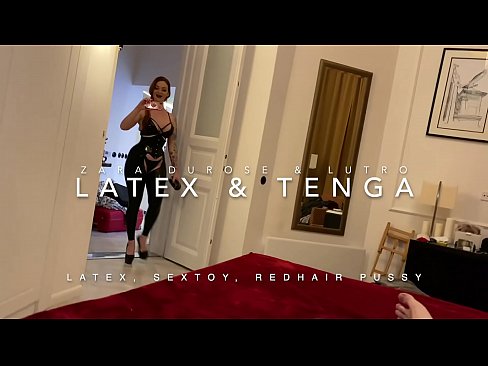 ❤️ Sister wamutu wofiyira atavala chovala cha latex chogwidwa ndi mchimwene wake wopeza ❤️❌ pa ife