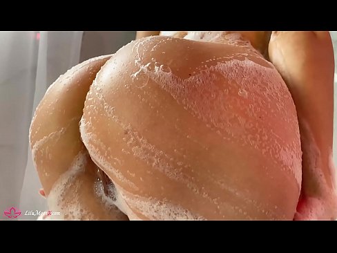 ❤️ Brunette Akuseweretsa maliseche ndi Vibrator mpaka Intense Orgasm mu Shower ❤️❌ pa ife